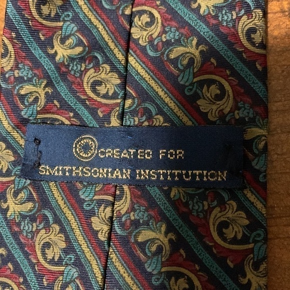 Smithsonian Institution “Regents Tie” from a scroll motif in the Regents Room - Picture 5 of 8